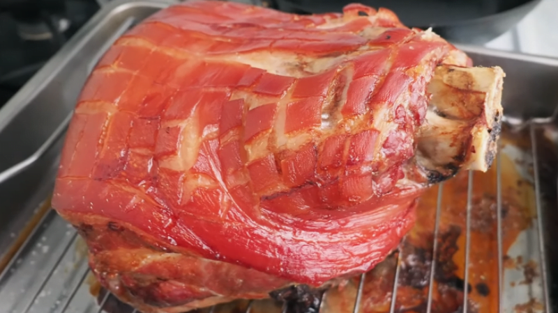 nutrition of pork shoulder