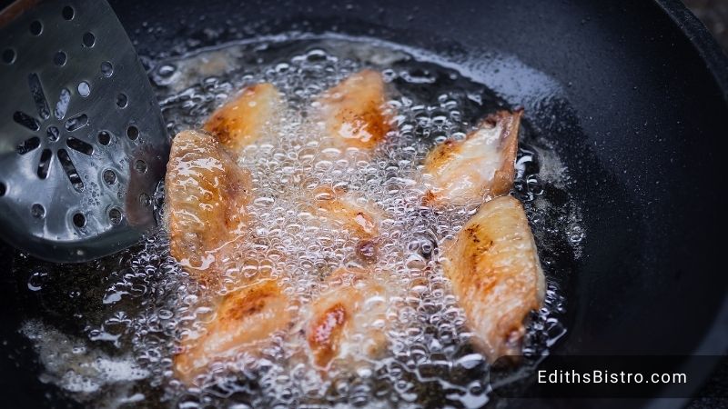 check-for-visual-clues-when-cooking-chicken-wings