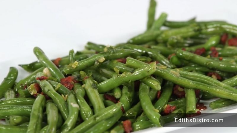 garlic-butter-green-beans-with-bacon
